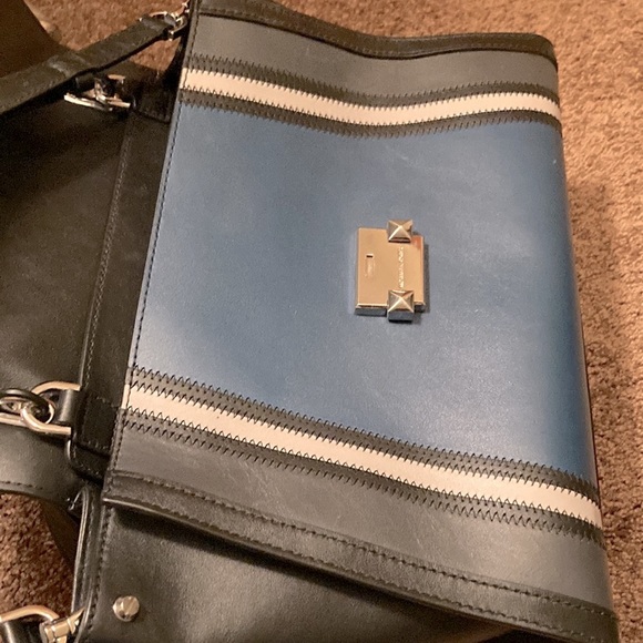 MICHAEL KORS SHOULDER BAG WITH HANDLE. SHARP LOOKING! Like new! - Picture 11 of 15